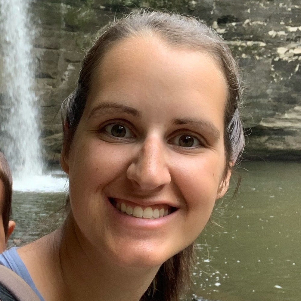 Meet your Posher, Amy